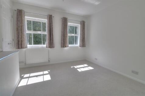 Tristram Close 31 Bed 1.jpg