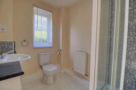 Ensuite (Custom).jpg