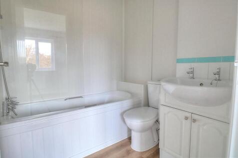 Colton Copse 7 Bath.jpg