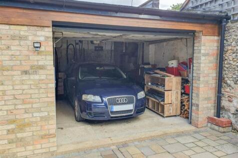 Cotton End House garage-1.jpg