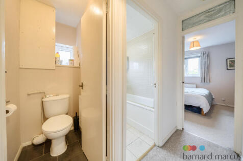 Cloakroom/wc