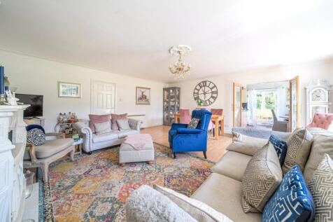 Sitting/Dining Room