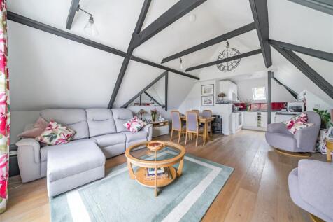 Sitting/Dining Room