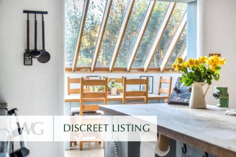 Discreet Listing