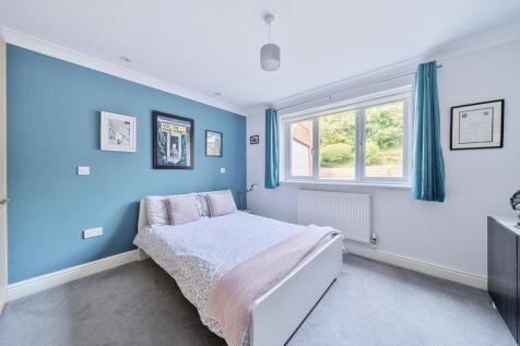 Lg Bedroom