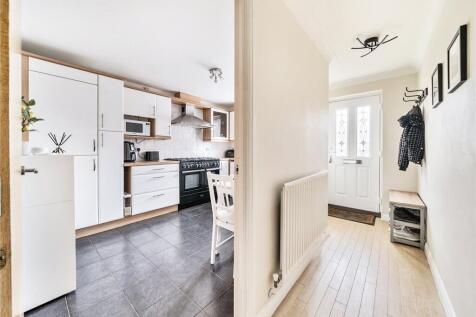 Kitchen/Entrance