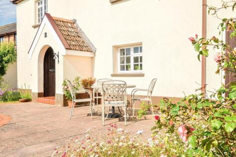 Front Garden/Patio