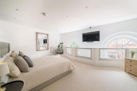 Bedroom/Mezzanine