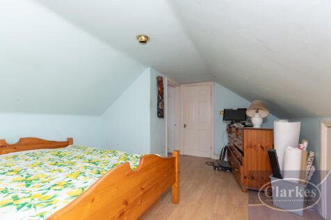 FC055_31 BASCOTT RD_015
