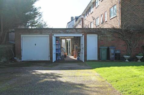 Garage (with water &amp; electricity)