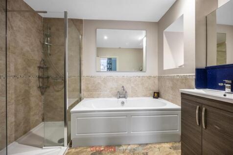 En Suite Bathroom
