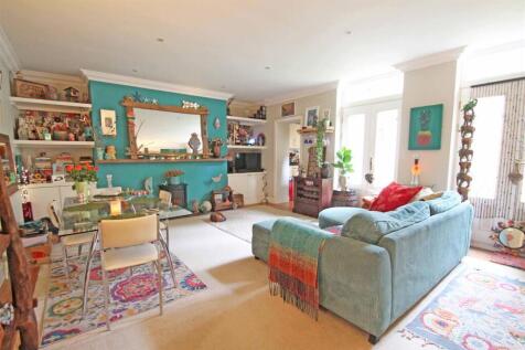 Sitting/Dining Room