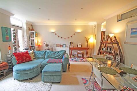 Sitting/Dining Room
