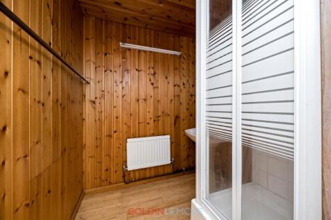 En Suite Shower Room