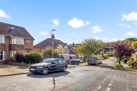 Queen Victoria Avenue