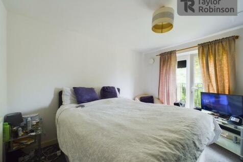 CAM02600G0-PR0243-STILL003.jpg