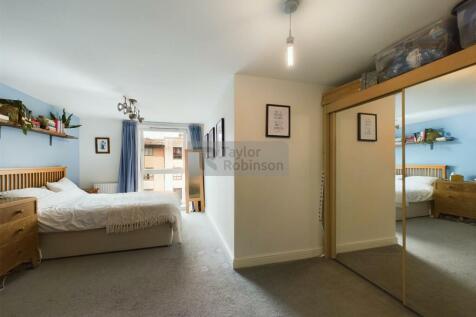 CAM02600G0-PR0262-STILL002.jpg