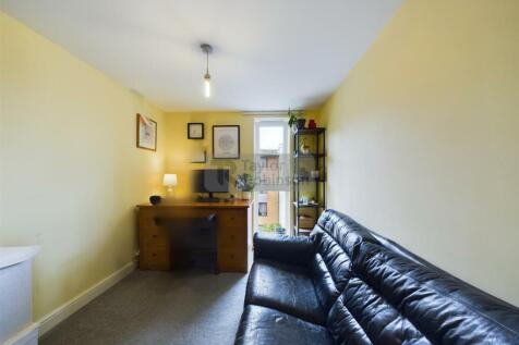CAM02600G0-PR0262-STILL005.jpg