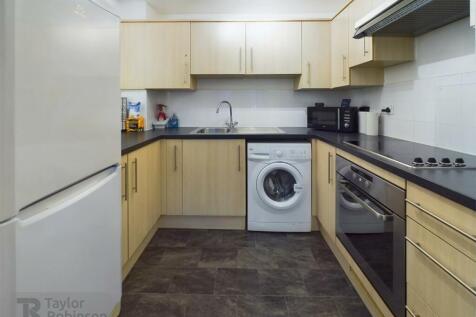 CAM02600G0-PR0371-STILL007.jpg