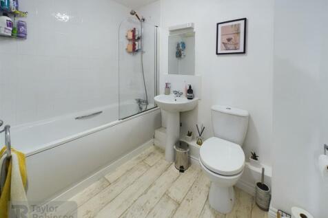 CAM02600G0-PR0371-STILL004.jpg