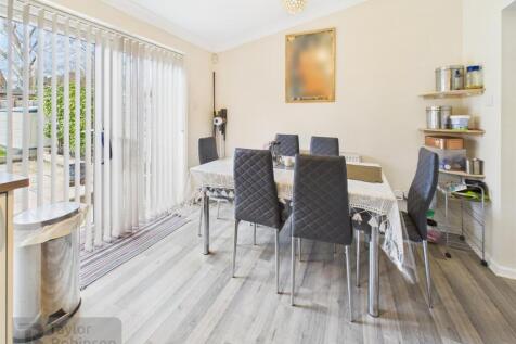 CAM02600G0-PR0402-STILL009.jpg