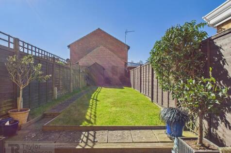 CAM02600G0-PR0424-STILL015.jpg