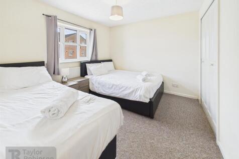 CAM02600G0-PR0433-STILL006.jpg