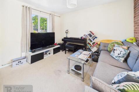 CAM02600G0-PR0452-STILL005.jpg