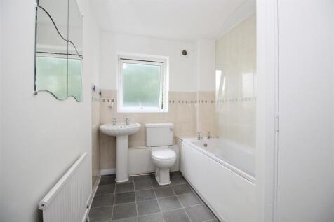 Bathroom.JPG