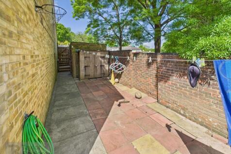 CAM02600G0-PR0456-STILL023.jpg