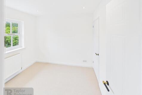 CAM02600G0-PR0480-STILL003.jpg