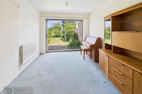CAM02600G0-PR0495-STILL009.jpg