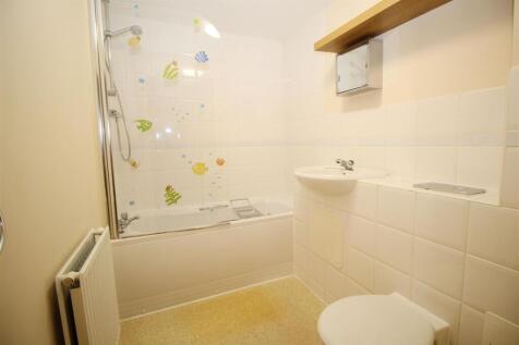 Bathroom.JPG