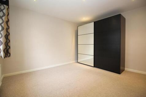 Bedroom 1.JPG