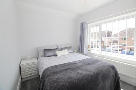 Bed 3.JPG