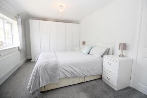 Bedroom 1.JPG
