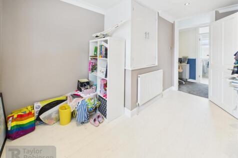 CAM02600G0-PR0526-STILL013.jpg