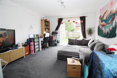 Living Room.JPG
