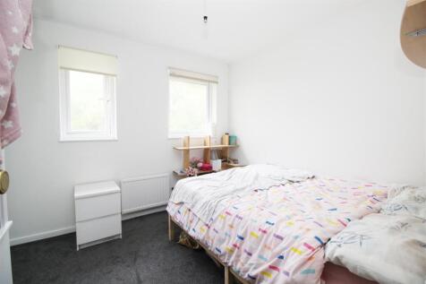 Bed 1.JPG