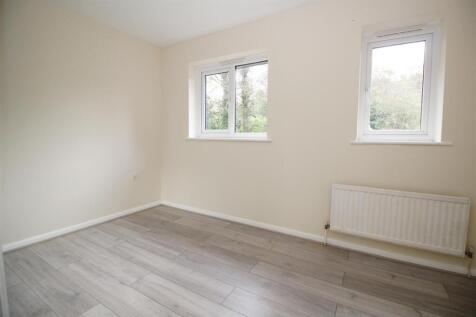 Bedroom 2.JPG