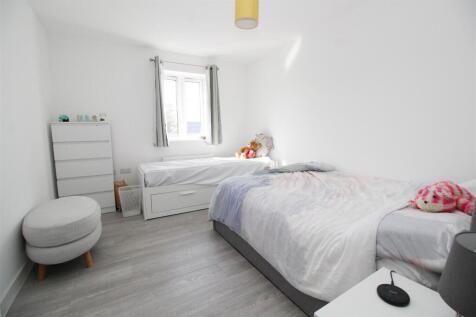 Bed 2.JPG