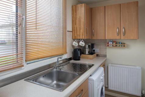 86 Warnham Road-5.jpg