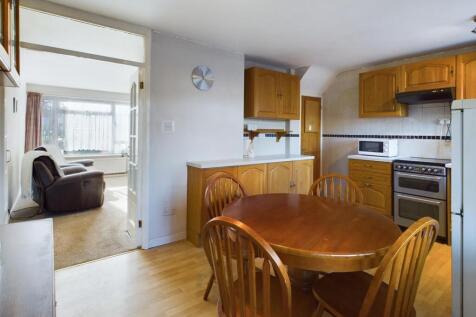 Kitchen / Dining