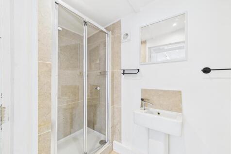 Annex Shower Roo