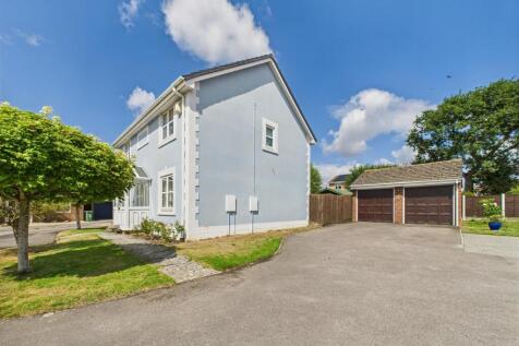 Side Aspect &amp; Double Garage