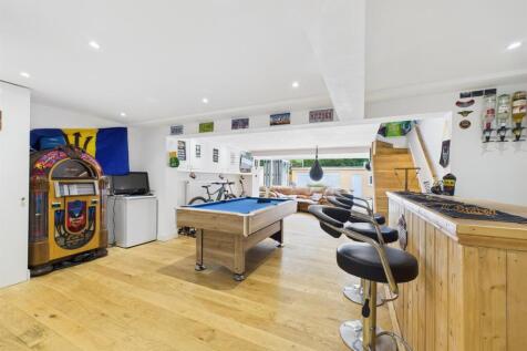 Entertaining Room