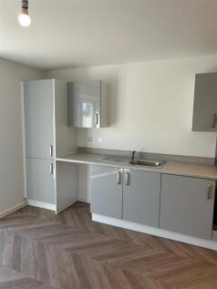 Kitchen 2.jpg