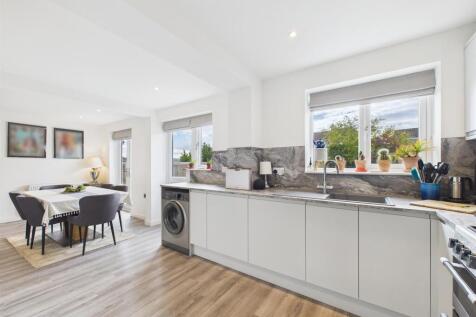 Open Plan Kitchen / Dining Room