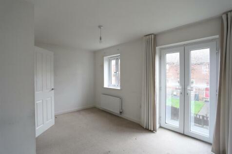 Living Room/Bedroom 5