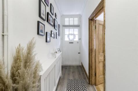 Entrance Porch and &#39;Through&#39; Hallway
